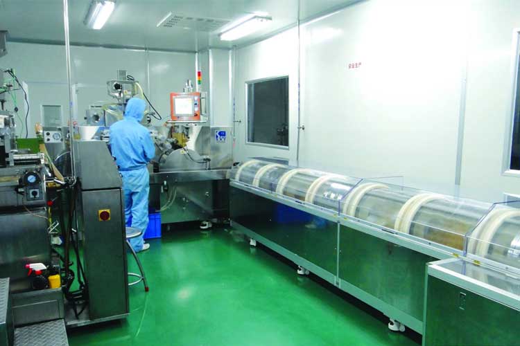 1531270714227806.jpg 膠囊生產(chǎn)車間.jpg